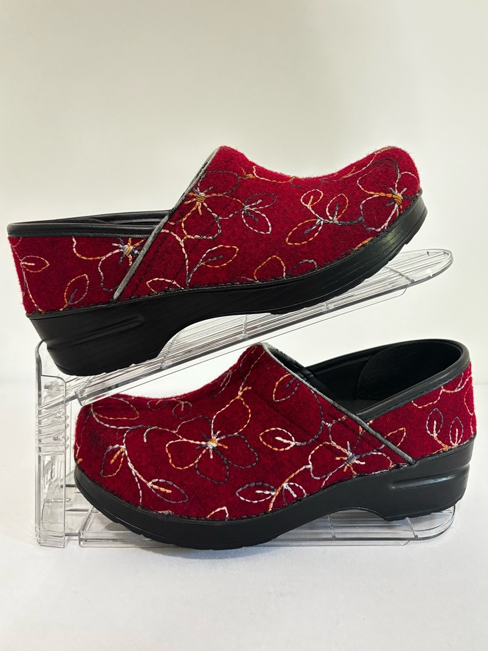 Dansko Red Floral Embroidered Felt Clogs Shoes EU 39 Boho Cottagecore